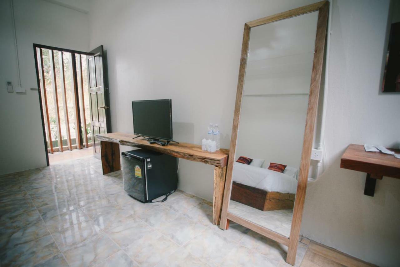 Yayo Coffee And Bed Chiang Rai Exterior photo
